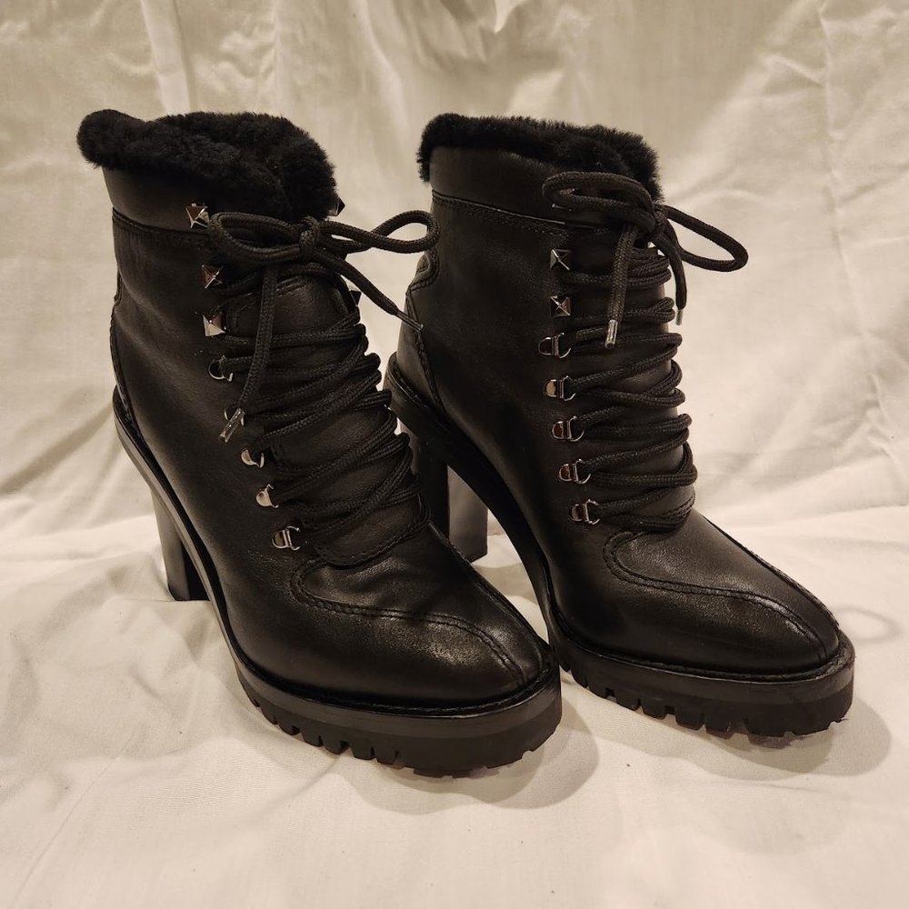 Authentic Valentino Noir Rockstud Shearling-lined Leather Combat boots sz 38 EUC